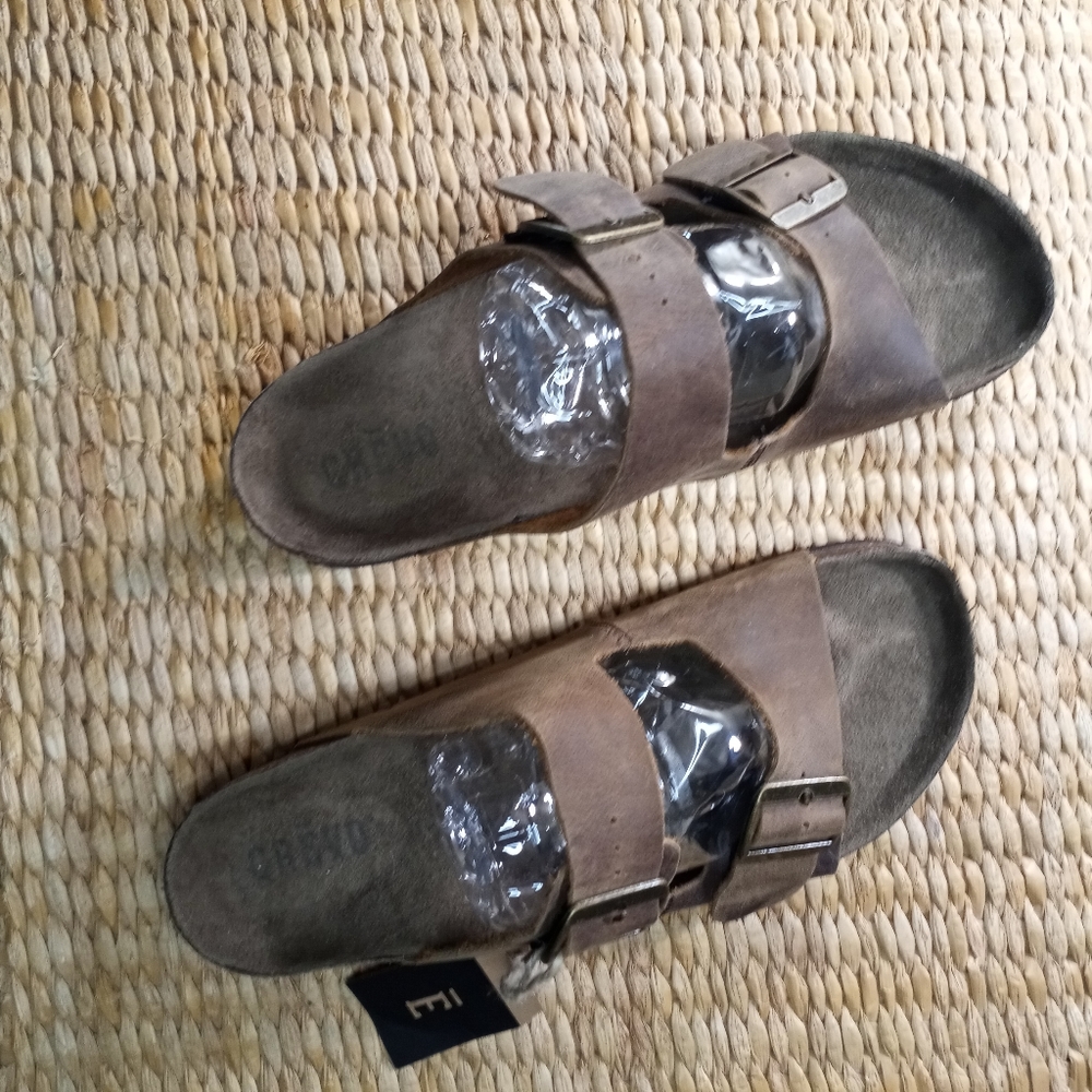 Crevo leather sandals men's sz. 9